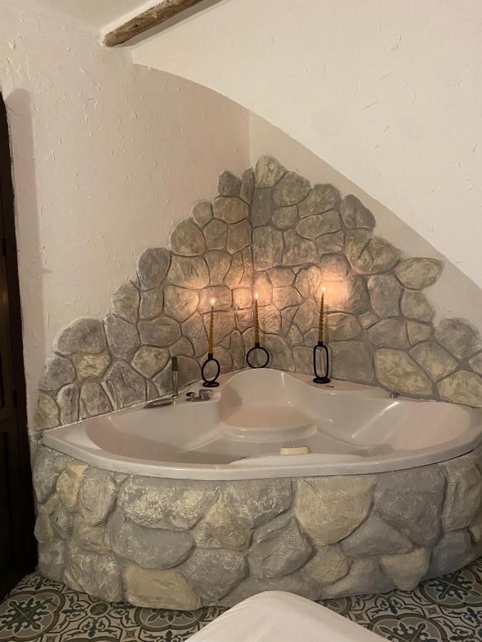 El Escondite De Martina, Aticos Romanticos Setenil De Las Bodegas Extérieur photo